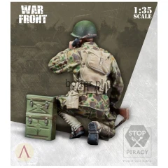 radio-operator-us-armored-infantry2.jpg