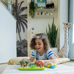 Park-Safari-Jr_lifestyle-5.png